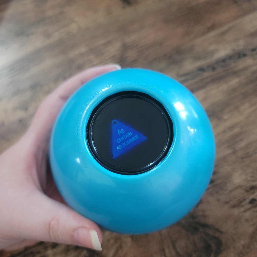 Disney Frozen Magic 8 Ball - Picture 3 of 3